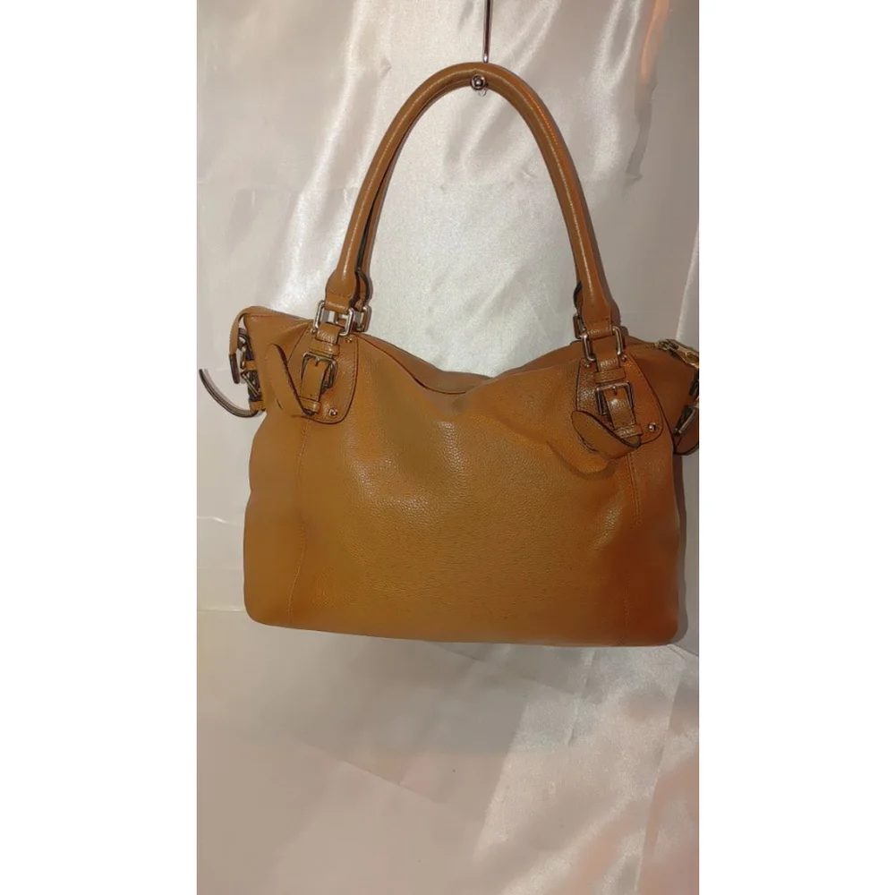 Kattee Pebbled Leather Shoulder Bag